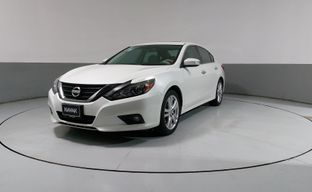 Nissan • Altima