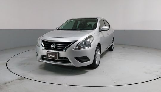 Nissan • Versa