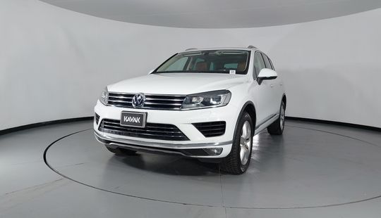 Volkswagen • Touareg