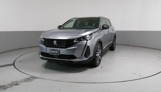 Peugeot • 5008