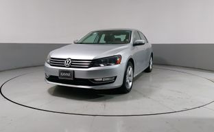 Volkswagen • Passat