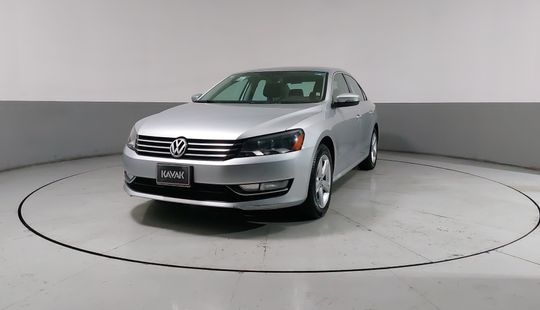 Volkswagen • Passat