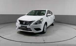 Nissan • Versa