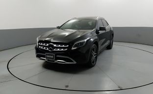 Mercedes Benz • Clase GLA