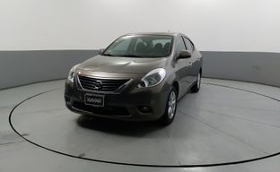 Nissan • Versa