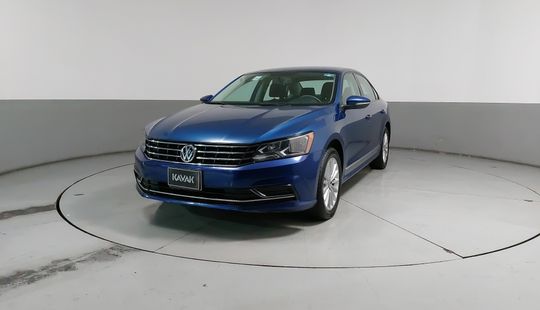 Volkswagen • Passat