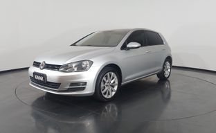 Volkswagen • Golf