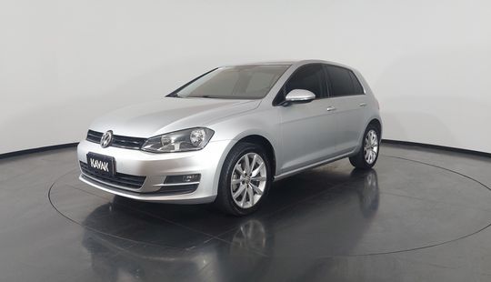 Volkswagen • Golf