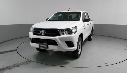 Toyota • Hilux