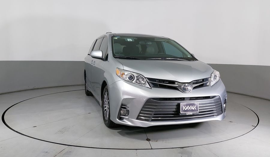 Toyota Sienna 3.5 XLE AUTO Minivan 2019