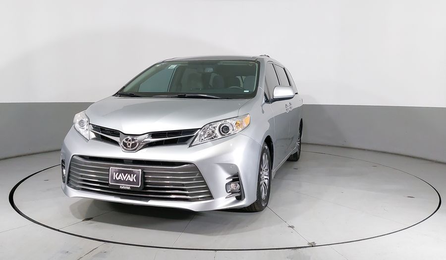 Toyota Sienna 3.5 XLE AUTO Minivan 2019