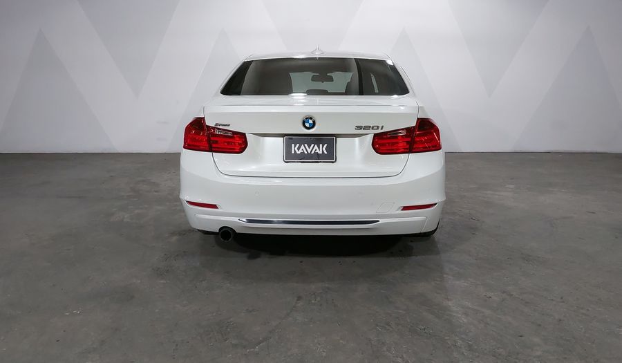 Bmw Serie 3 2.0 320IA SPORT LINE Sedan 2015