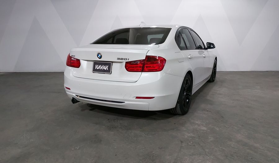 Bmw Serie 3 2.0 320IA SPORT LINE Sedan 2015