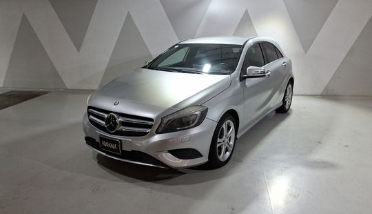 Mercedes Benz • Clase A