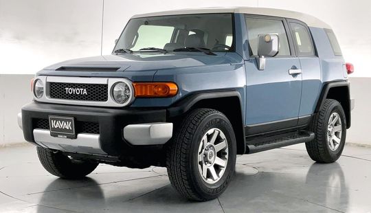 Toyota • FJ Cruiser