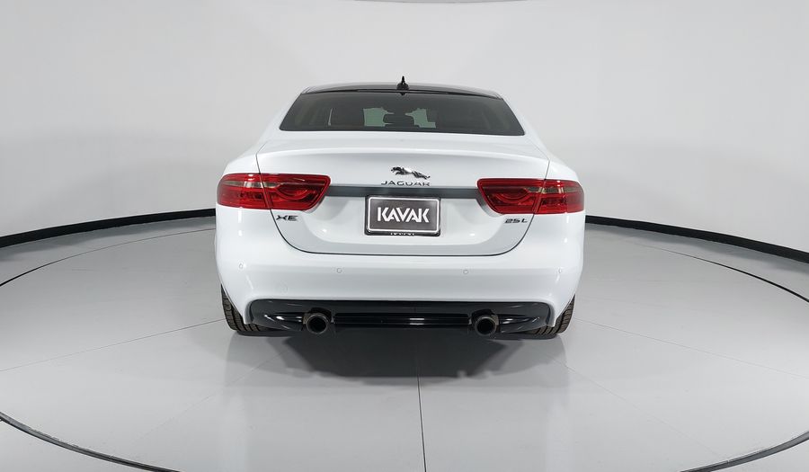 Jaguar Xe 2.0 PURE TECH AUTO Sedan 2016