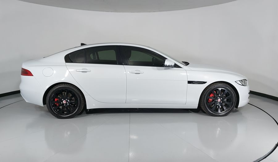 Jaguar Xe 2.0 PURE TECH AUTO Sedan 2016