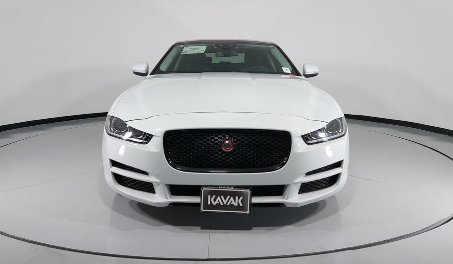 Jaguar Xe 2.0 PURE TECH AUTO Sedan 2016