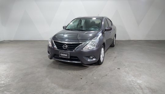 Nissan • Versa