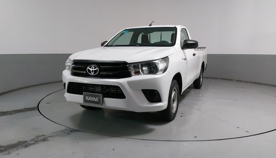 Toyota • Hilux