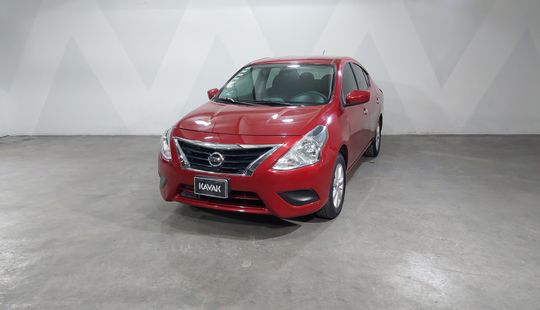 Nissan • Versa