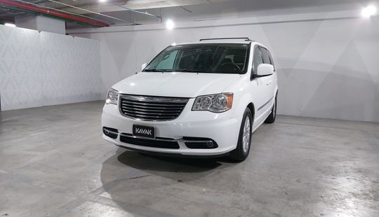 Chrysler • Town & Country