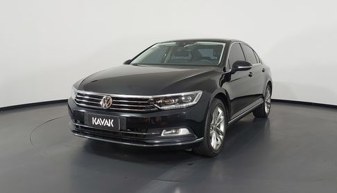 Volkswagen Passat TSI BLUEMOTION HIGHLINE DSG Sedan 2018