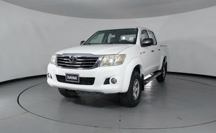 Toyota • Hilux