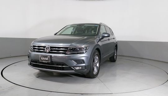 Volkswagen • Tiguan