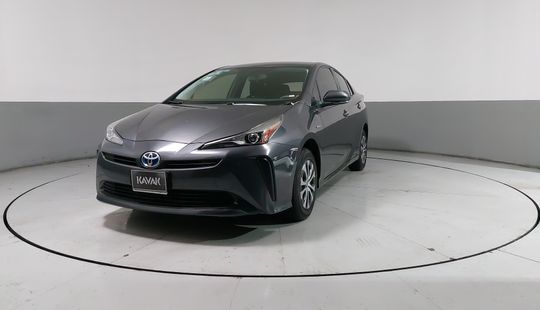 Toyota • Prius