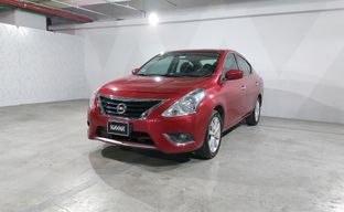 Nissan • Versa