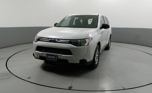 Mitsubishi • Outlander