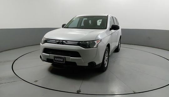 Mitsubishi • Outlander