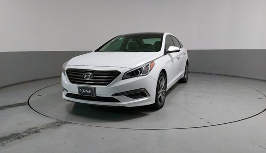 Hyundai • Sonata