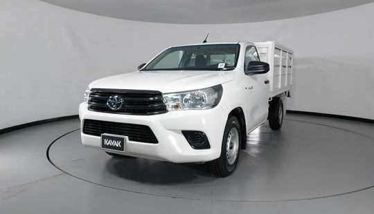 Toyota • Hilux