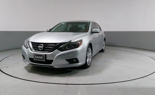 Nissan • Altima