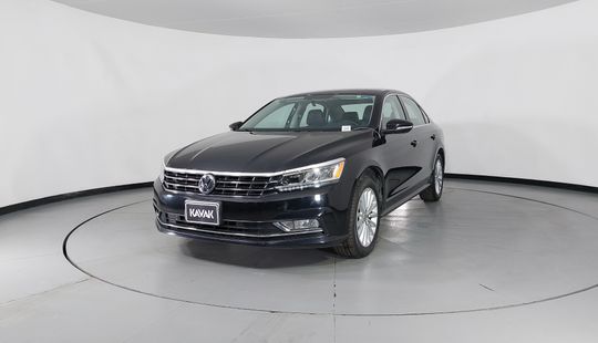 Volkswagen • Passat