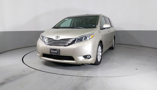 Toyota • Sienna