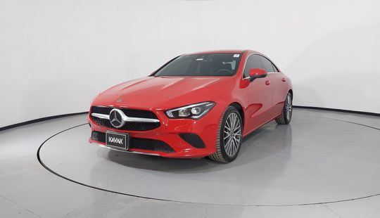 Mercedes Benz • Clase CLA