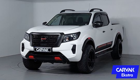 Nissan • Navara