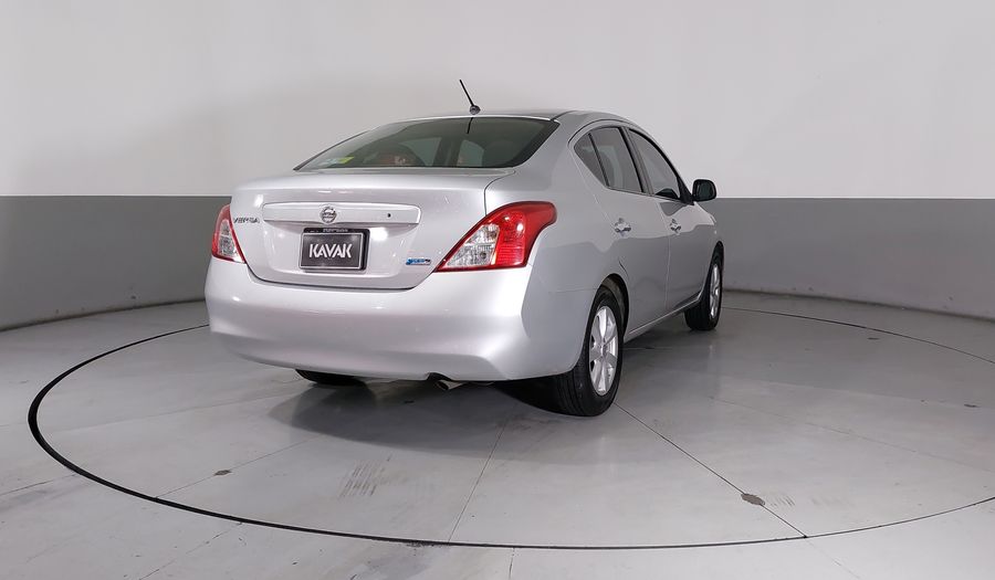 Nissan Versa 1.6 ADVANCE TM AC Sedan 2013