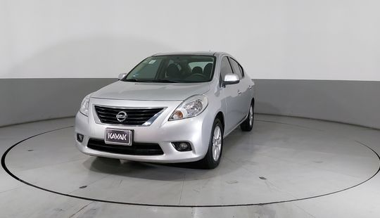 Nissan • Versa