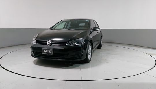 Volkswagen • Golf