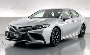 Toyota • Camry