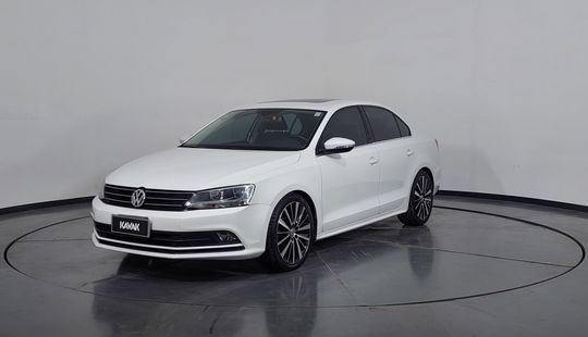 Volkswagen • Vento