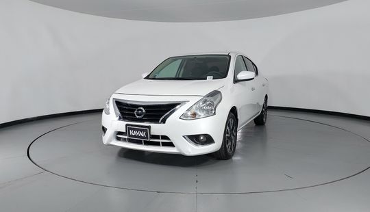 Nissan • Versa