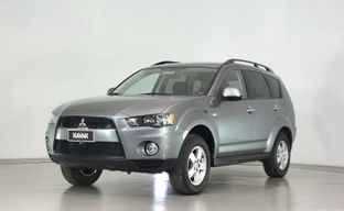 Mitsubishi • Outlander