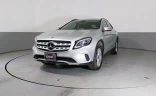 Mercedes Benz • Clase GLA