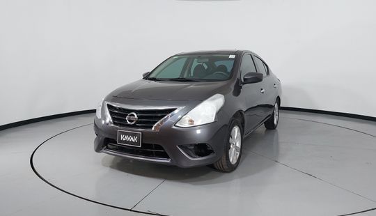 Nissan • Versa