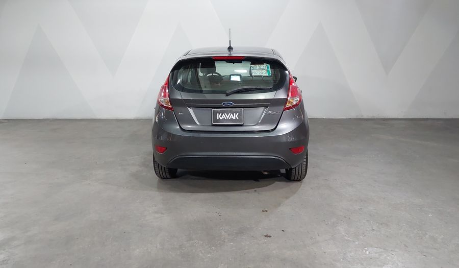 Ford Fiesta 1.6 SE MT Hatchback 2017